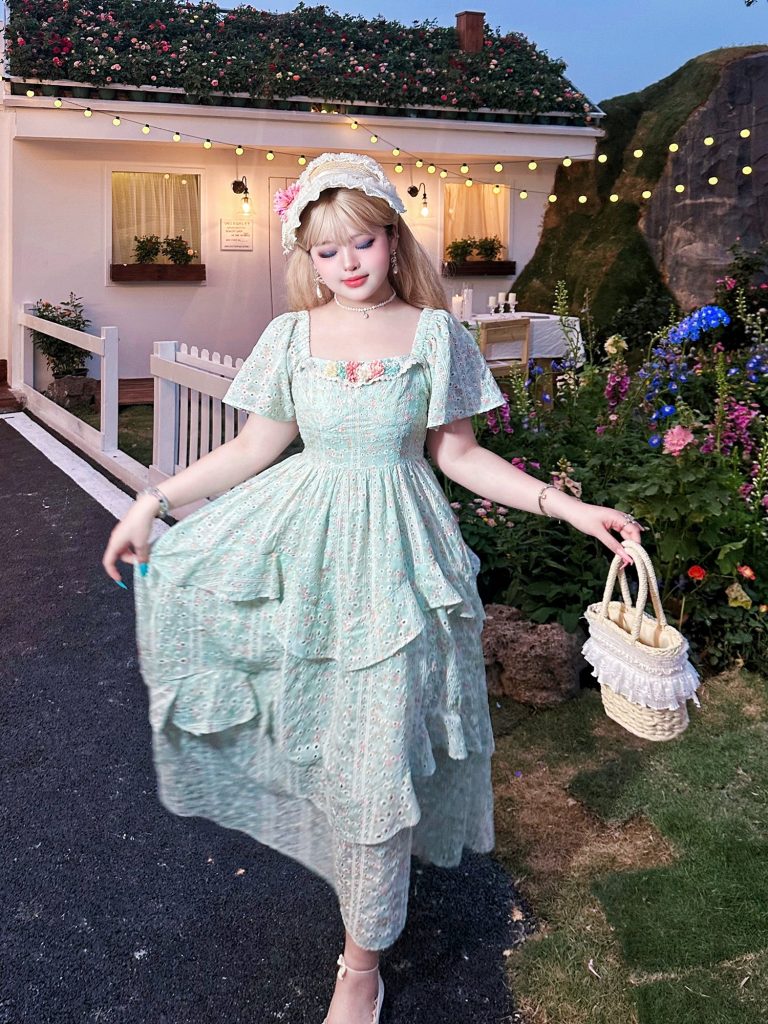 Plus Size Lolita Fashion